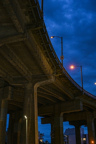 Night bridge