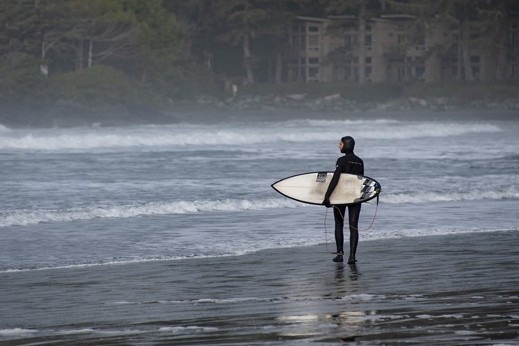 Single surfer Tofino